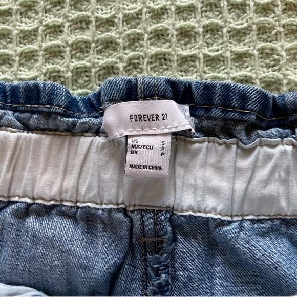 Forever 21 Paper Bag Elastic Waist Medium Wash Button Fly High Rise Mom Jeans - Picture 11 of 12